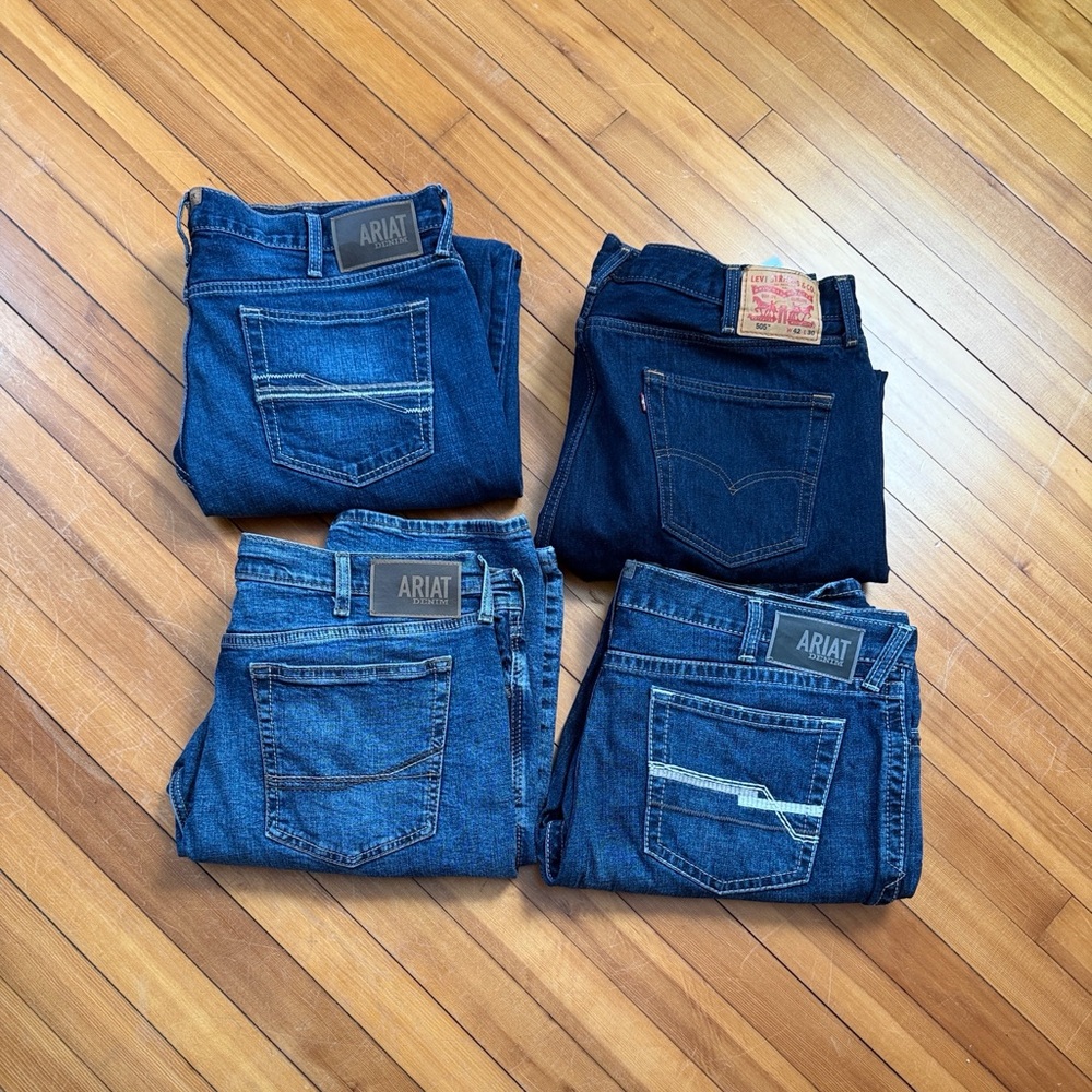Get all 4 for one price: Ariat Men's M8  jeans 3pairs +  1-Levi's 505